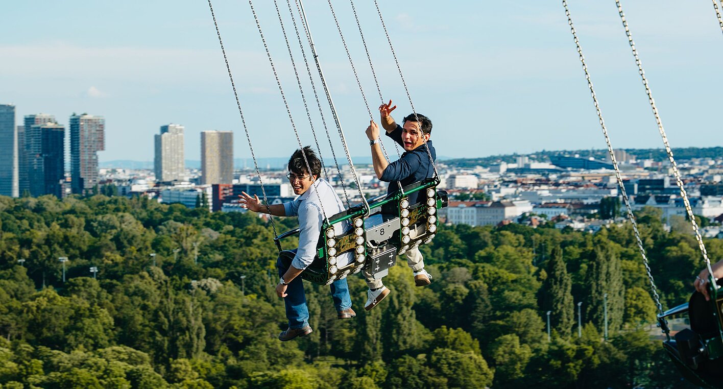 The “Prater Tower” chain carousel offered a view of Vienna from a height of 117 meters.
