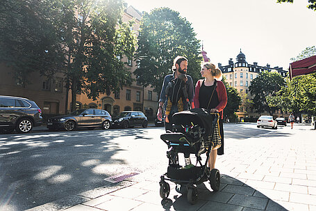 Familie mit Kinderwagen