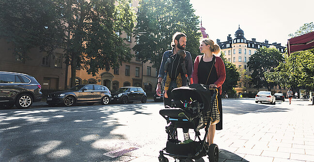 Familie mit Kinderwagen